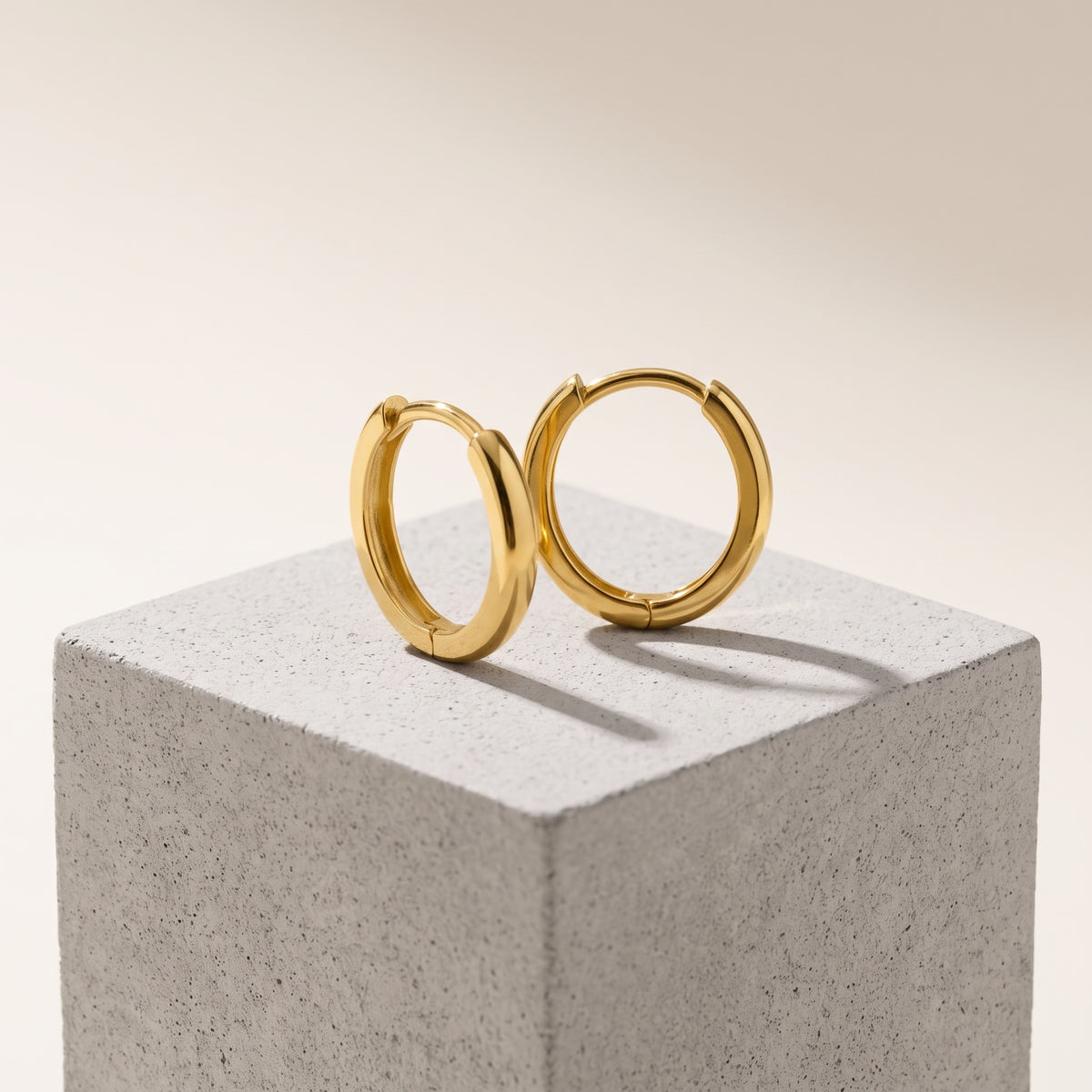 10K Yellow Gold Plain Basic Huggies